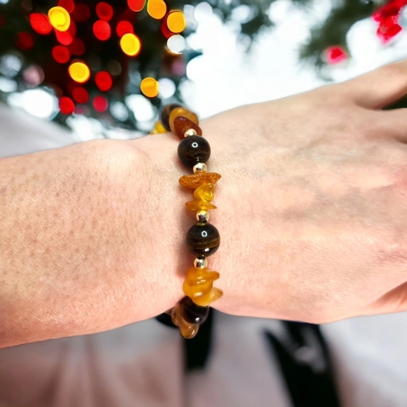 8 mm Tiger Eye and Amber Bracelet - Picture 3 of 3